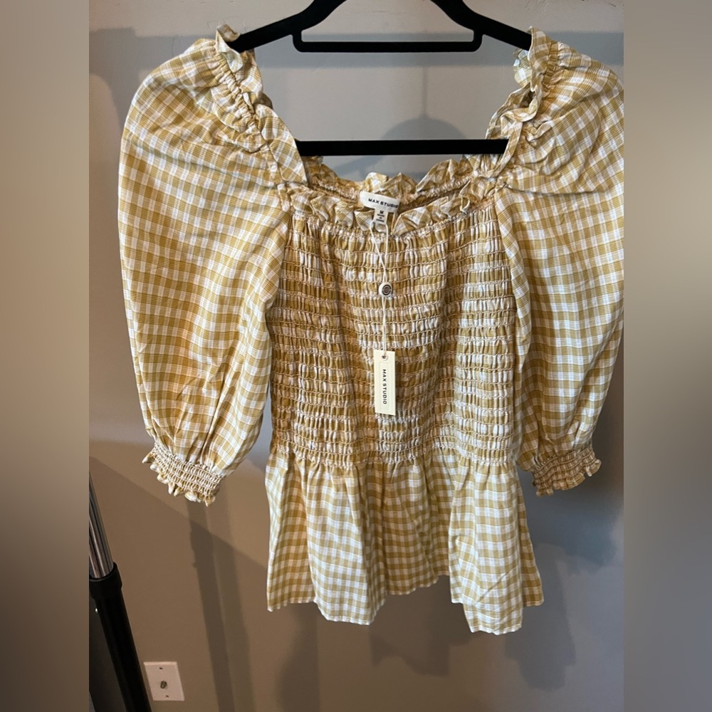 Max studio womens top!
